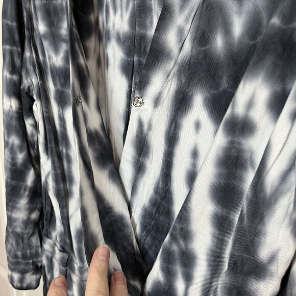 Cloth and Stone Tie Dye Sleeveless Romper Gray White Pockets Size Medium - Picture 6 of 12